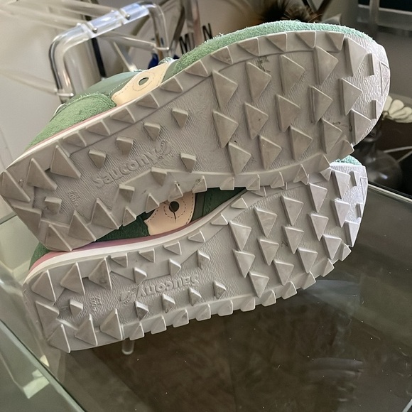 EUC Saucony Women's Green Jazz Sneakers Size 8 - Picture 11 of 11